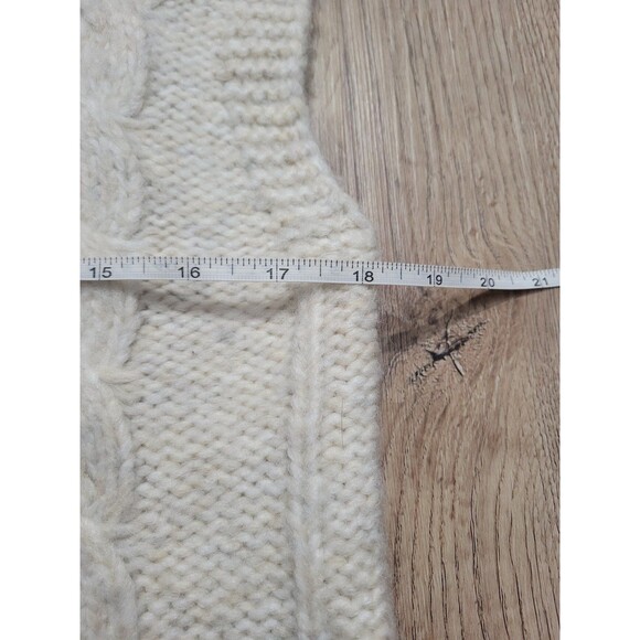 American Eagle Cable knit Sweater Crop Vest Pullover Khaki Cream Size Small wool - Picture 6 of 7
